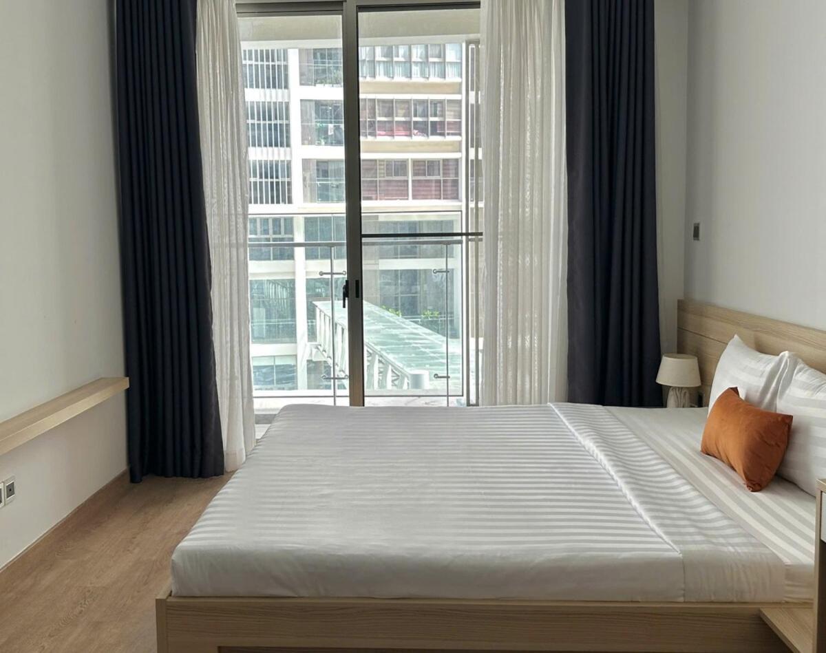 Midtown M7 -2br Balcony, Pool, Wifi, View * Ho Chi Minh City