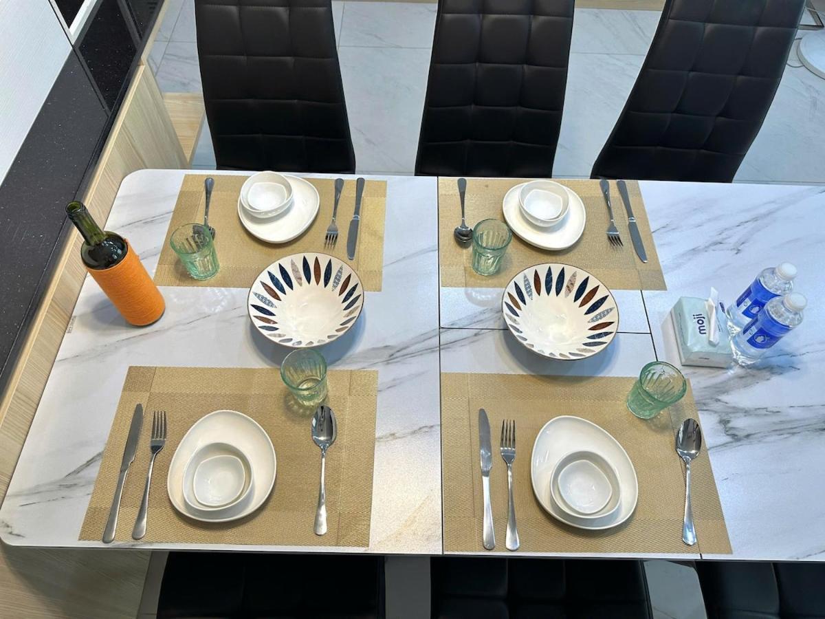 Midtown M7 -2br Balcony, Pool, Wifi, View Ho Chi Minh City